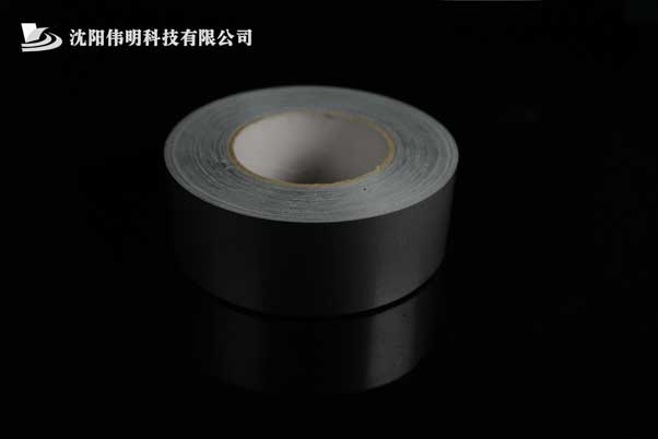 heisebujijiaodai2 黑色布基膠帶放在黑色的桌子上
